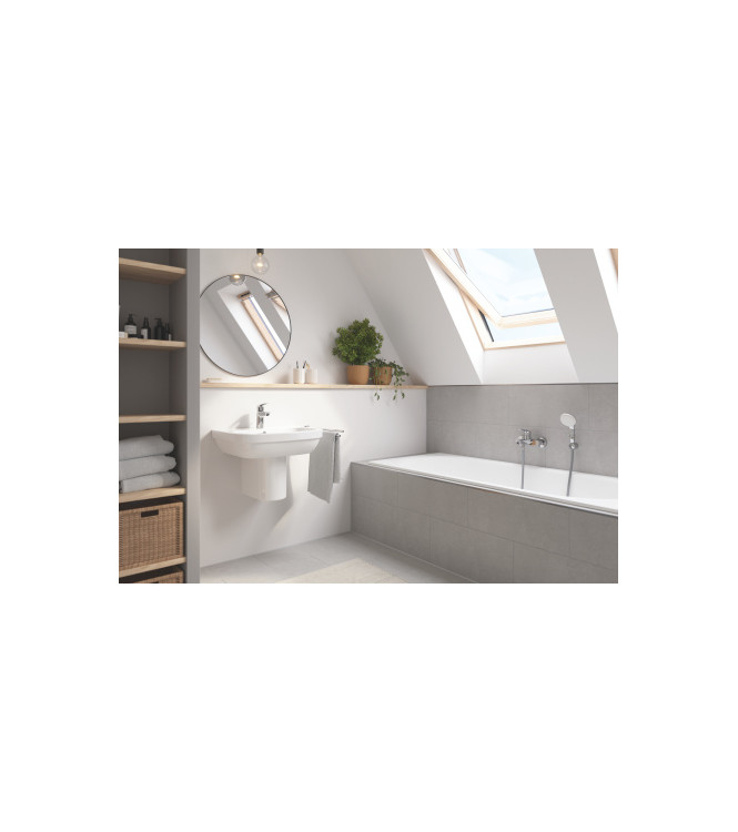 EUROSMART SINGLE-LEVER BATH/SHOWER MIXER WITH CHROME HAND SHOWER SET